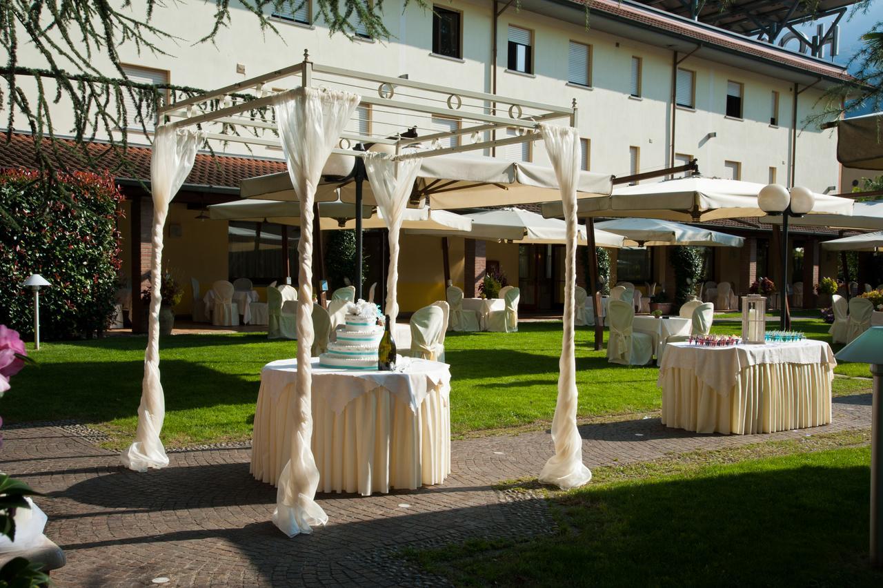 Hotel 2 Magnolie Piancogno Exterior foto